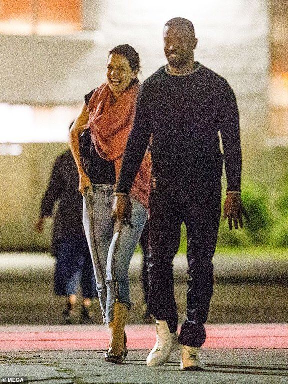 Katie Holmes-Jamie Foxx: Η σπάνια έξοδος του ζευγαριού και τα χαμόγελα