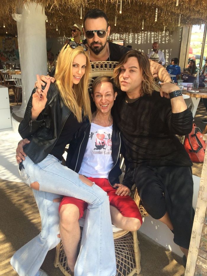 Στο νησί με τα 24 γράμματα ..