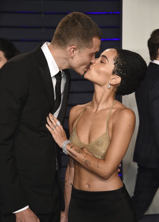 Η Zoe Kravitz και ο σύντροφός της έκαναν την πρώτη τους κοινή εμφάνιση τον Ιανουάριο του 2018, όπου και διέψευσε τις φήμες για τη σχέση της με τον Drake.