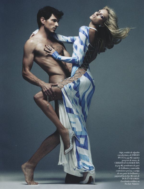 O γκόμενος της Kylie Minogue γυμνός στην ισπανική Vogue