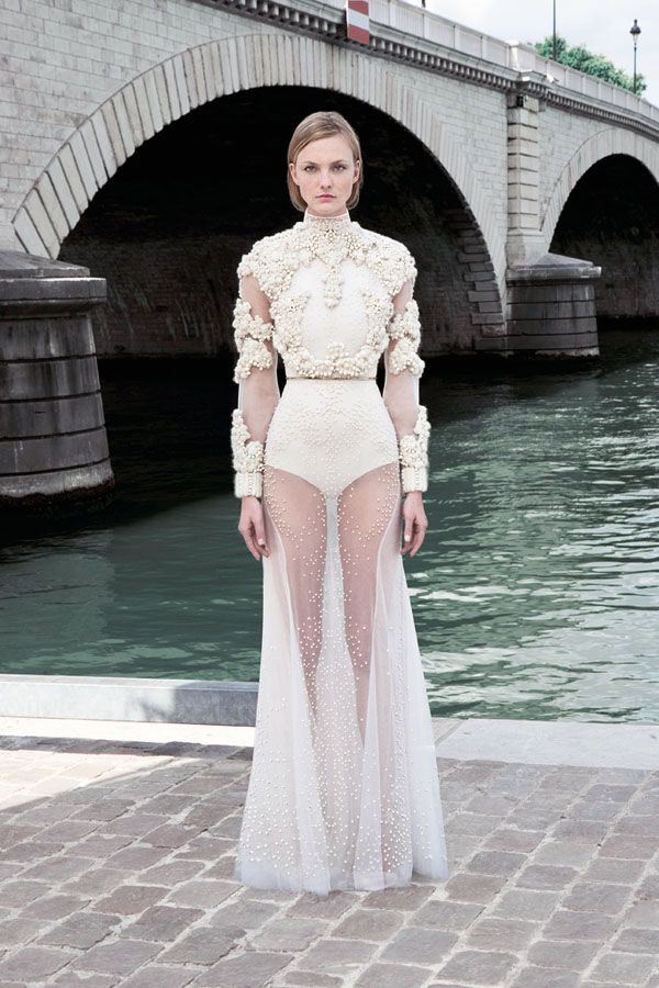 Έργα τέχνης με υπογραφή Givenchy