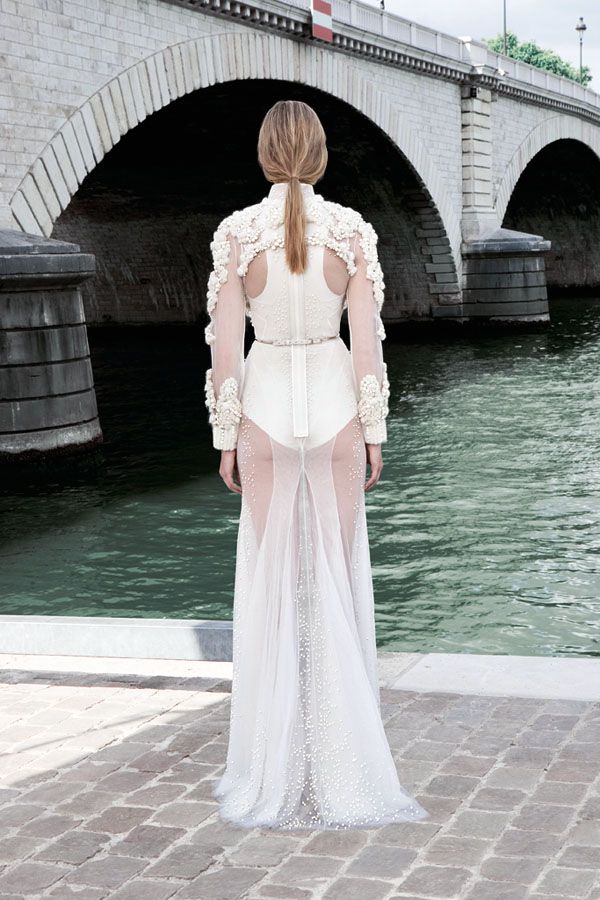 Έργα τέχνης με υπογραφή Givenchy