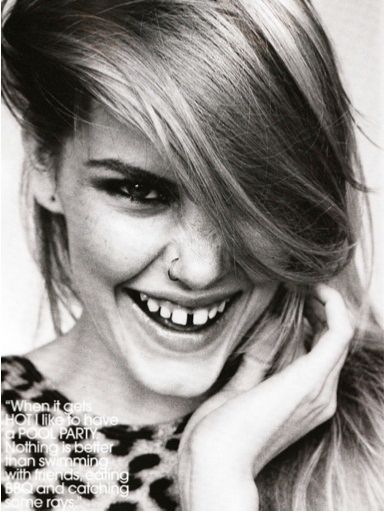 Το «gap-toothed» look επιστρέφει
