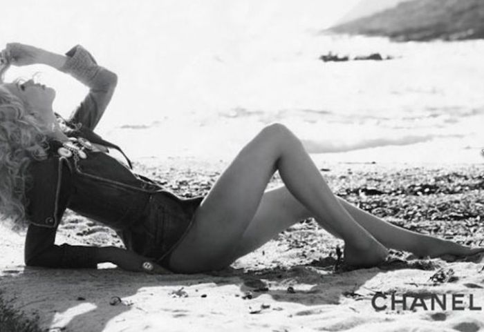 Claudia Schiffer: σαν να μην πέρασε μια μέρα