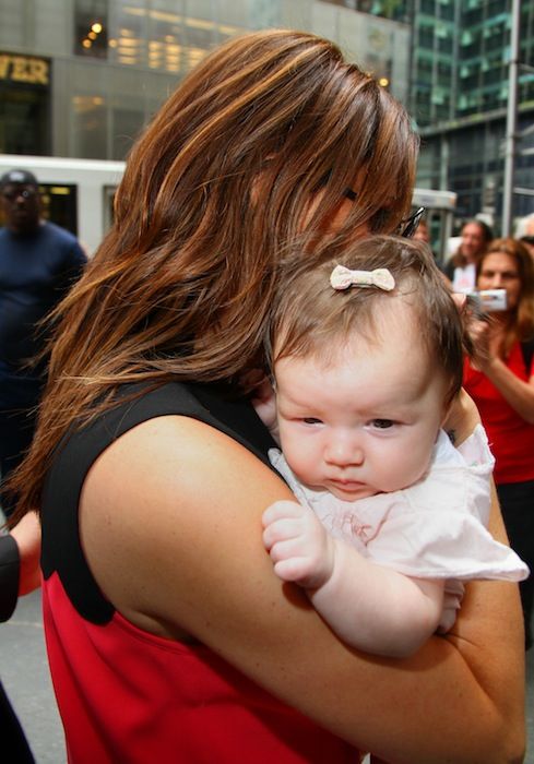 Victoria Beckham: Το φόρεμα, το τακούνι, το καρπούζι και το παιδί