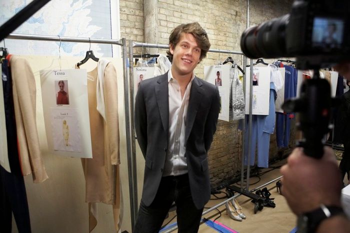 Στα παρασκήνια του Wes Gordon στην FWNY με την Maybelline New York