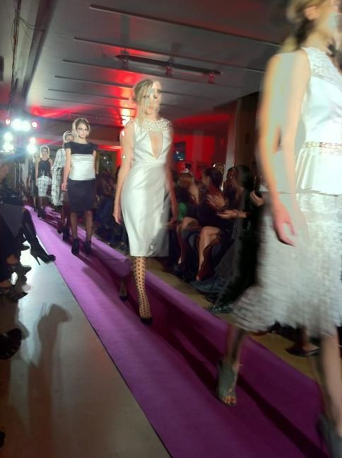 To fashion show των Mi-Ro στο twitter