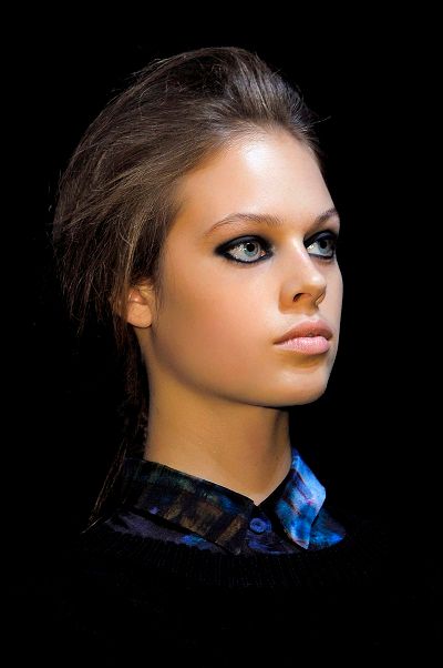 Ο hair stylist Βασίλης Στρατηγός τιμάει τη δεκαετία του ’40