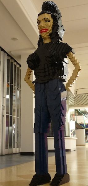 Και οι celebrity έγιναν… Lego