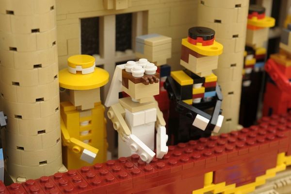 Και οι celebrity έγιναν… Lego