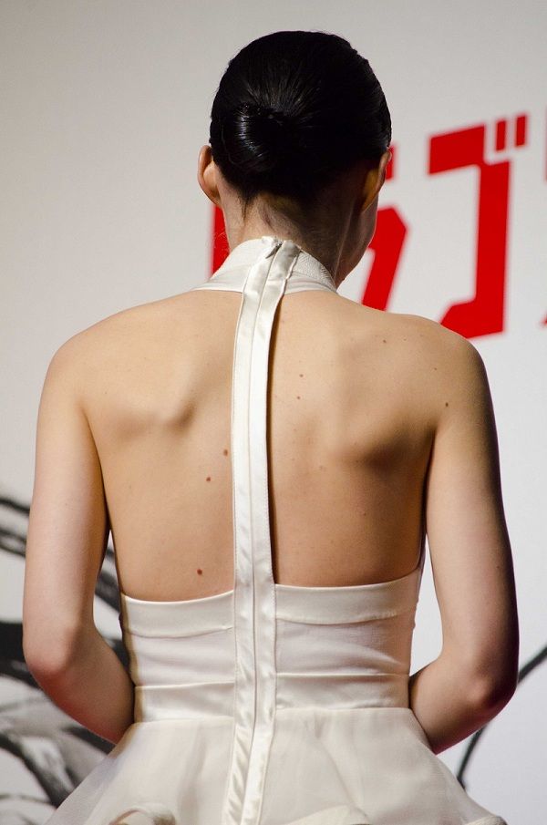 H Rooney Mara συνεχίζει να εντυπωσιάζει με Givenchy
