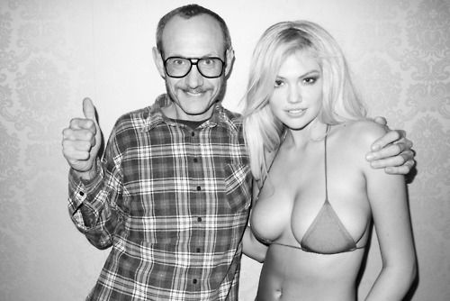 Η καυτή Kate Upton ξαναχτυπά μέσω Terry!