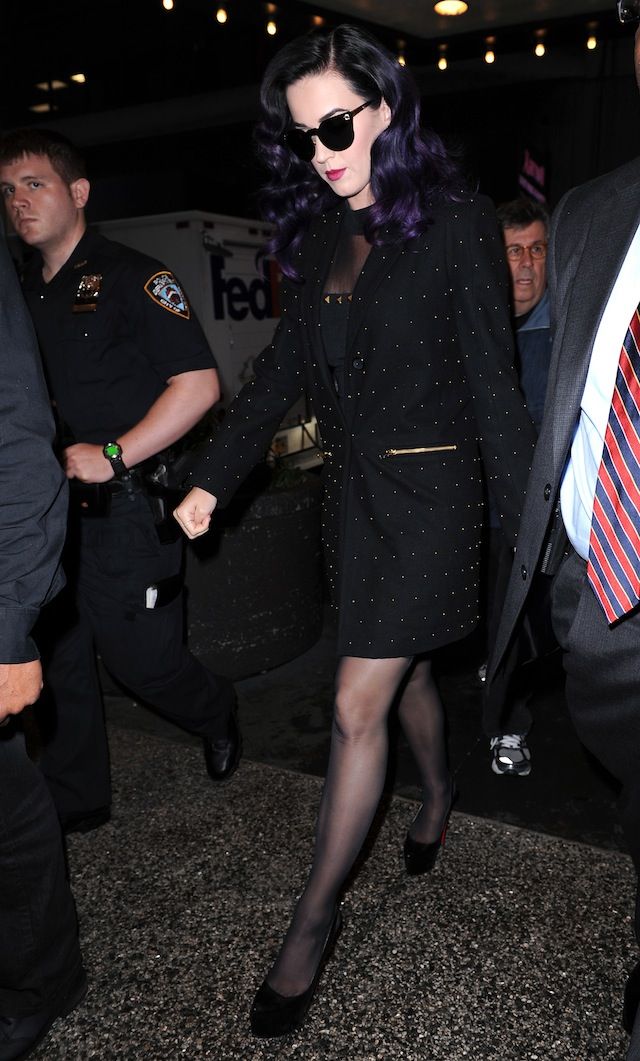 Katy Perry: Sexy Goth κι όποιος αντέξει
