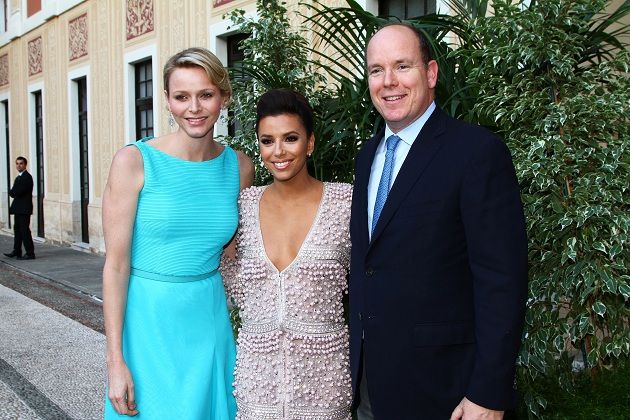 Eva Longoria: εκθαμβωτική με Emilio Pucci