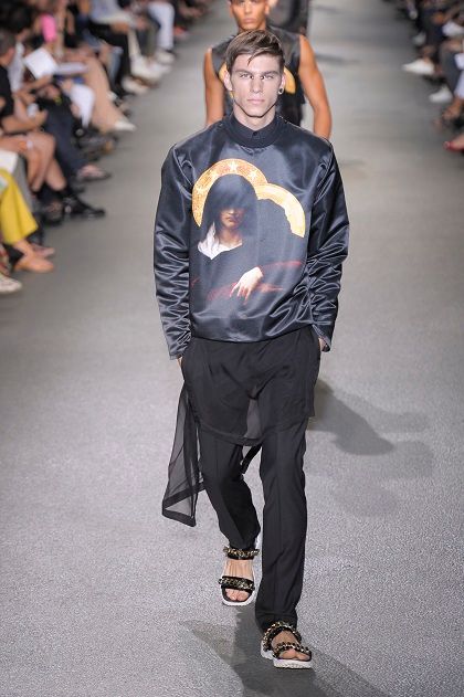 Ένας Έλληνας στο ντεφιλέ του Givenchy