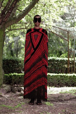 Yψηλή ραπτική με την υπογραφή Givenchy