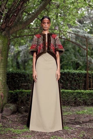Yψηλή ραπτική με την υπογραφή Givenchy