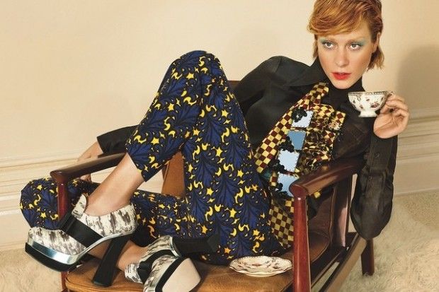 Η Chloë Sevigny πρωταγωνιστεί στη νέα Miu Miu καμπάνια