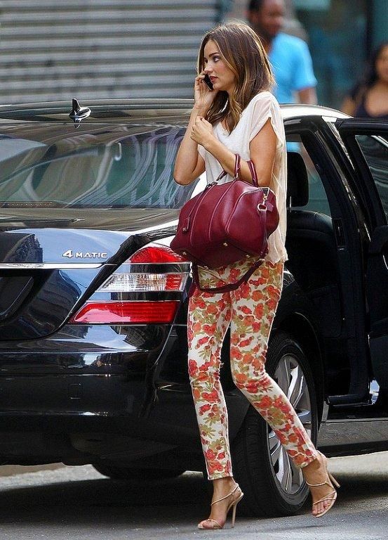Η εντυπωσιακή Miranda Kerr με πέδιλα Bally!