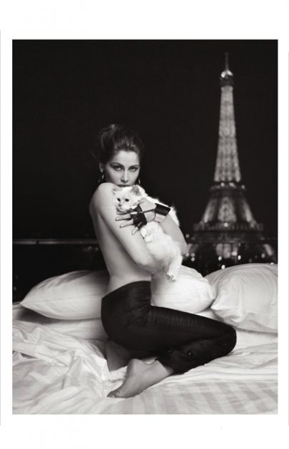 Η προκλητική φωτογράφιση της Laetitia Casta δια χειρός Karl Lagerfeld!