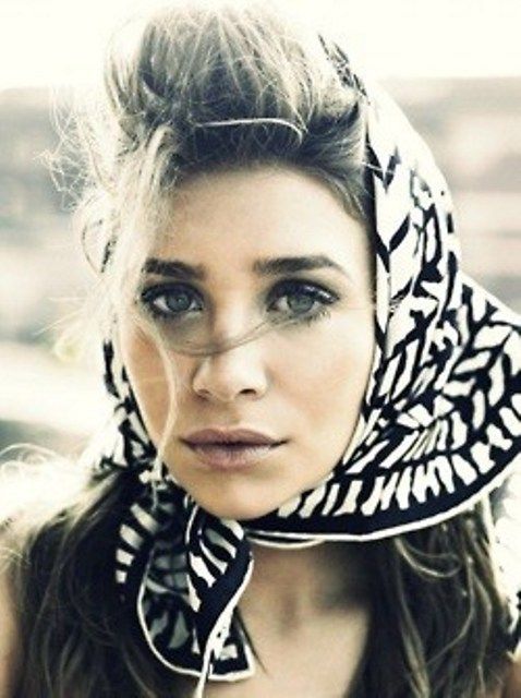 Trend λατρεία: Μαντήλι στα μαλλιά