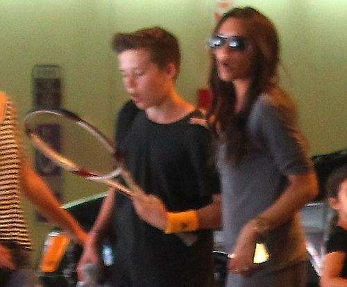 Το είδαμε και αυτό: Η Victoria Beckham με φόρμα;