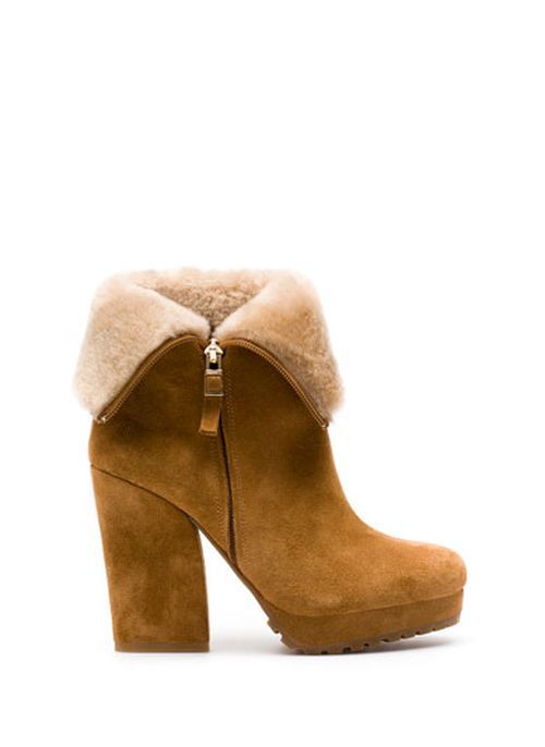 Τα γούνινα ankle boots του Uterque