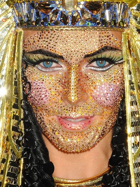 Heidi Klum: μεταμφιέστηκε σε Κλεοπάτρα (έστω και καθυστερημένα)