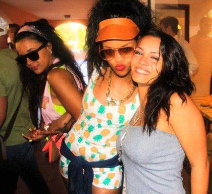 Rihanna: ημίγυμνη για άλλη μία φορά στο διαδίκτυο
