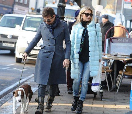 Ποιo supermodel προσπαθεί να ισορροπήσει στα 12ποντά της; (χωρίς επιτυχία)