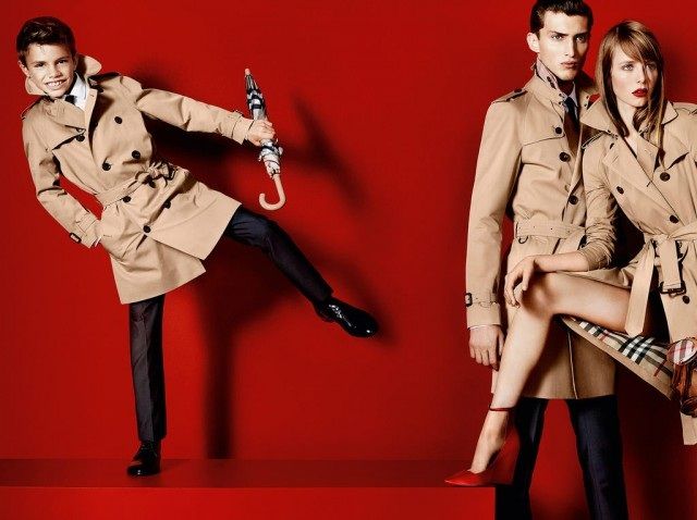 O Romeo Beckham στη νέα Burberry καμπάνια