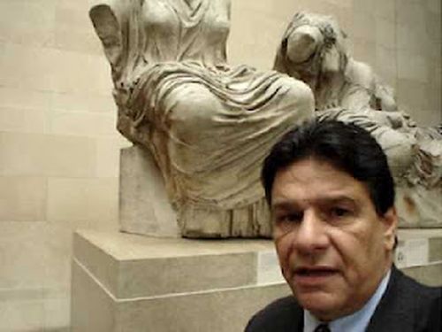 Οι "εξοργιστικές" φωτογραφίες με τα γλυπτά του Παρθενώνα