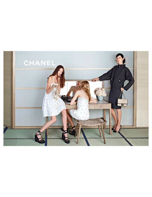 Ανήλικες στη νέα καμπάνια της Chanel