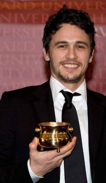 Celebrities στο Πανεπιστήμιο: Ποιοι διάσημοι γύρισαν στα θρανία για να αποκτήσουν ακαδημαϊκή μόρφωση;
