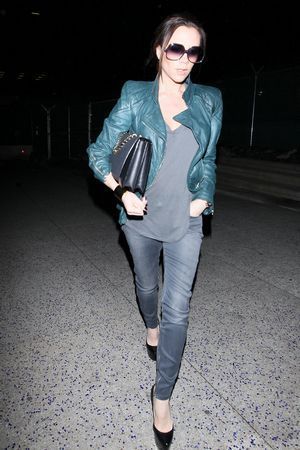 Victoria Beckham: τι μας διδάσκει η βασίλισσα του casual chic;