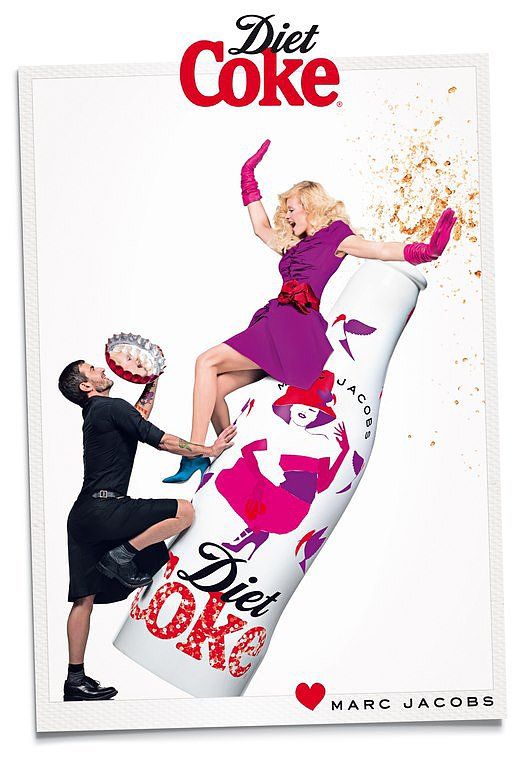 O Marc Jacobs με φούστα στην καμπάνια της Diet Coke