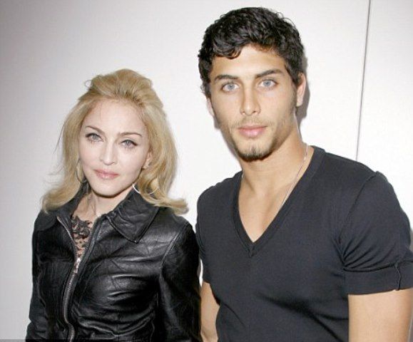 Όλοι οι –πολύ νεότεροι- σύντροφοι της Madonna