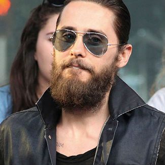 Ποιου πασίγνωστου star ο θαυμαστής, του έστειλε δωράκι το… κομμένο αυτί του και εκείνος το φοράει για κολιέ;