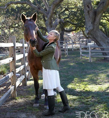 Η Ellen DeGeneres και η Portia de Rossi μας ξεναγούν στο καταφύγιό τους στην εξοχή