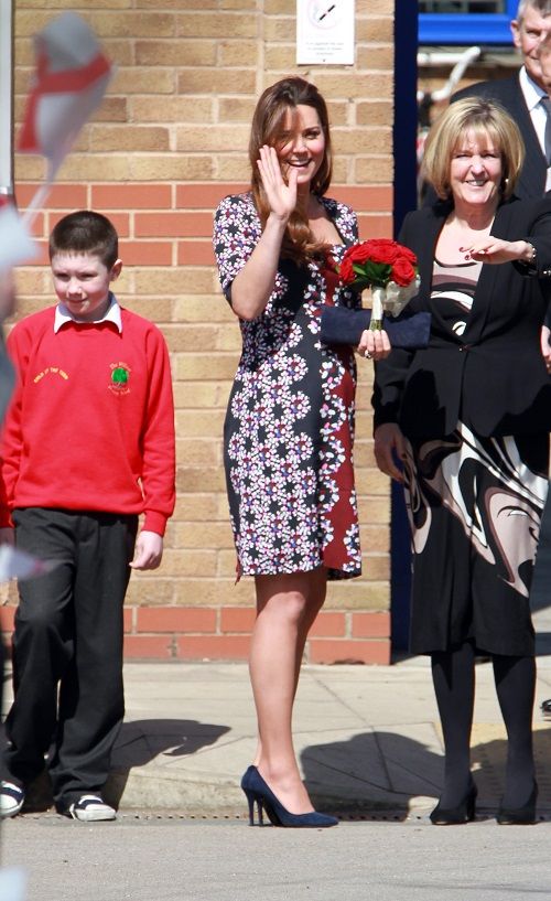 Kate Middleton: κομψή εγκυμονούσα με Erdem print