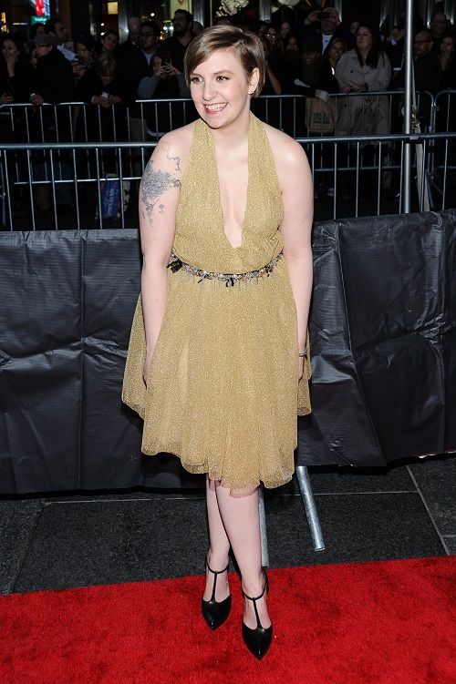 Lena Dunham: το grunge glam Saint Laurent δεν της ταιριάζει