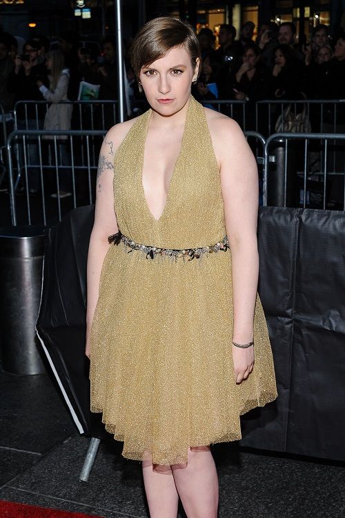 Lena Dunham: το grunge glam Saint Laurent δεν της ταιριάζει