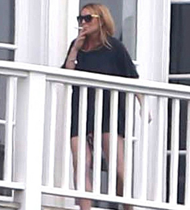 Δείτε φωτογραφίες της Lindsey Lohan από το κέντρο αποτοξίνωσης!