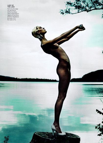 H Karlie Kloss τα πετάει όλα για την Αμερικανική Vogue!