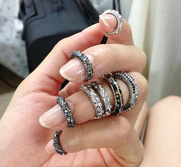 New hot trend: Τα nail rings στο Chanel Haute Couture Show!