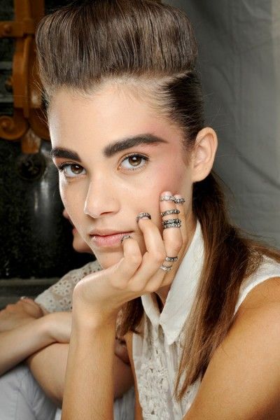 New hot trend: Τα nail rings στο Chanel Haute Couture Show!