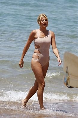 Oι Ελληνίδες celebrities μόνο με το... μαγιό τους: Ποια σχέδια προτιμούν;