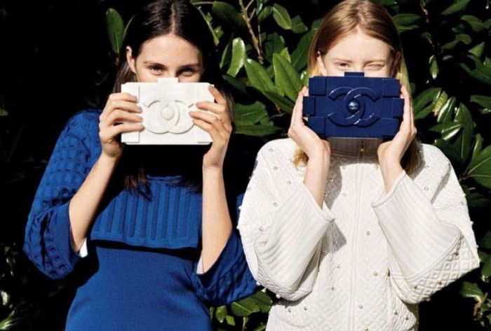 To must της χρονιάς: Chanel Lego bag!
