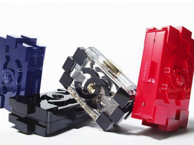 To must της χρονιάς: Chanel Lego bag!