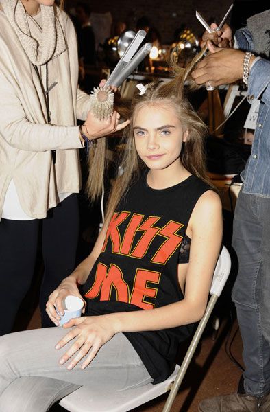 Κάντο όπως η Cara Delevigne: ένα tshirt για κάθε ώρα